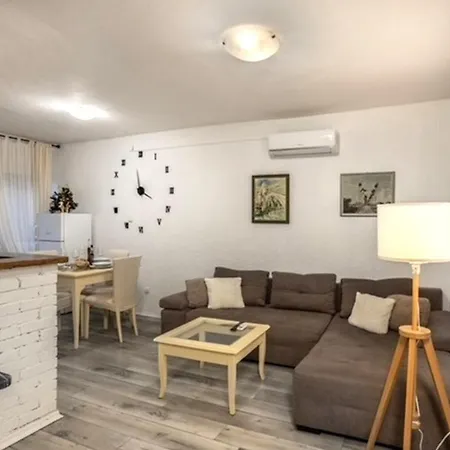 With Wifi - 22082